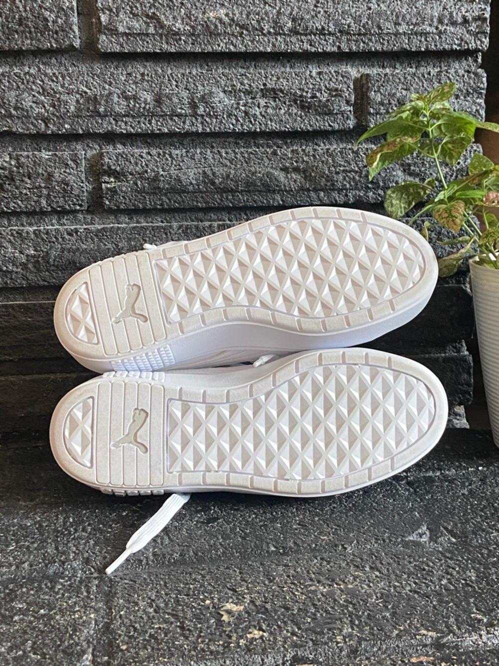 Puma White Platform Lace-Up Sneakers NWS - Picture 12 of 16